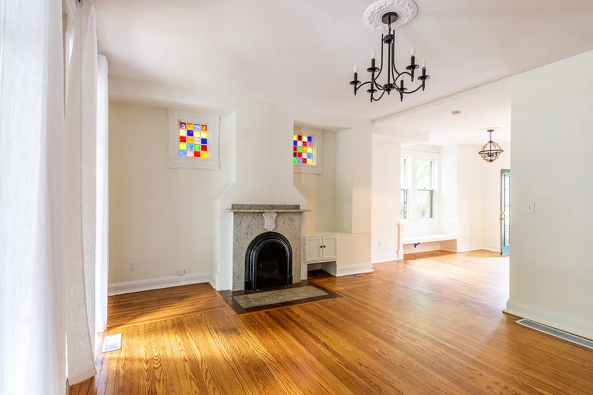 Building Photo - 1474 W 29th St #1