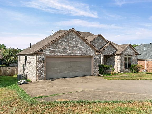 3rd image of 3401 N Ridge Dr