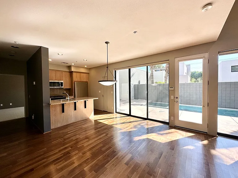 1518 E Baristo Rd — Photo 7