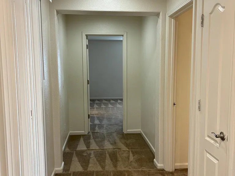 715 S Comunidad St — Photo 19