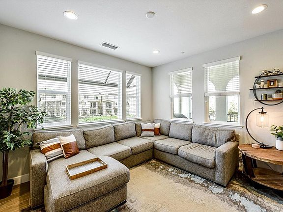 5th image of 2726 Montecito Vista Way