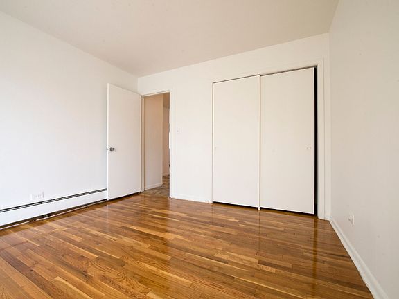 5th image of 634 Sibley Blvd APT A