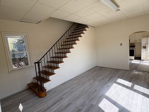 2nd image of 401 E Broad St #1