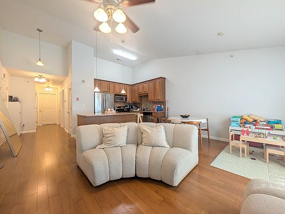 3rd image of 3 Tribeca Ave #508