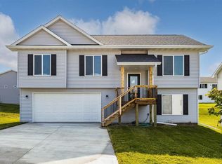 821 Fairview Dr, Coralville, IA 52241