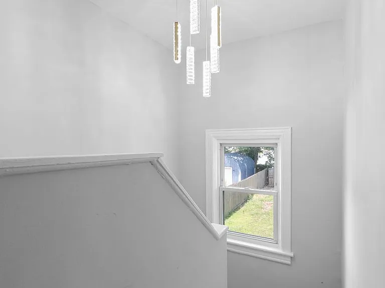 1101 Marne Hwy — Photo 8