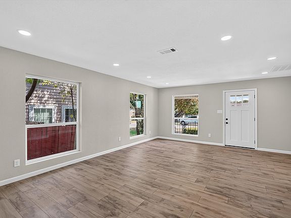 5th image of 4044 Stanley Ave