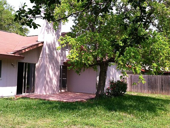 4th image of 2922 Floral Way Dr