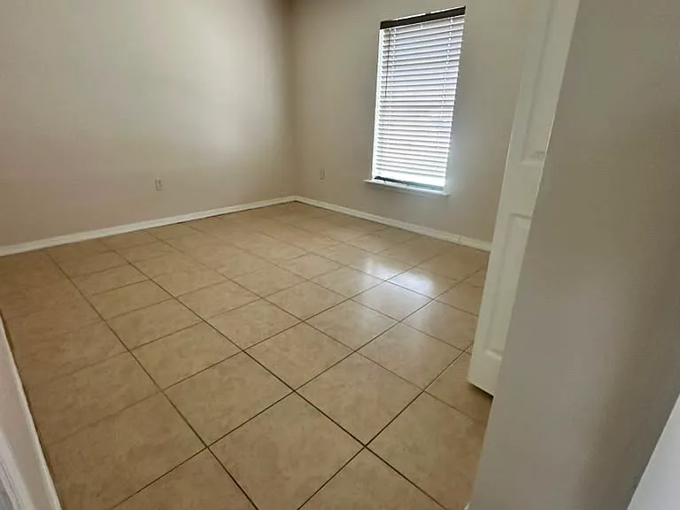 31263 Fernway St — Photo 3