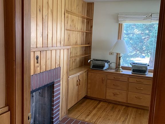 office/hobby room or bedroom