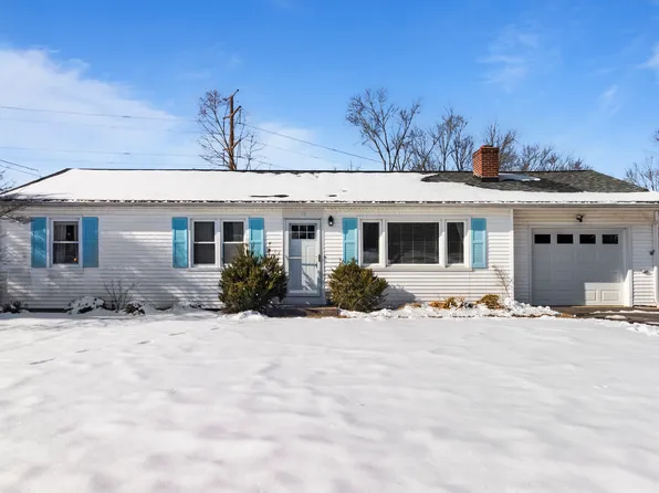 12 Dean Road, Brookfield, CT 06804