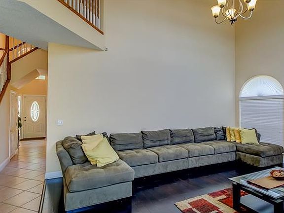 5th image of 1710 Smith Ln