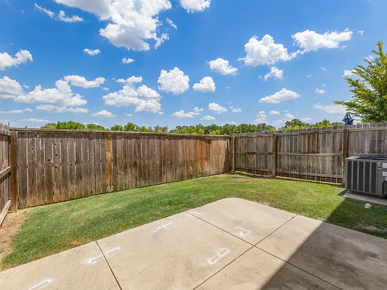 1430 Crescent Ridge Dr — Photo 17