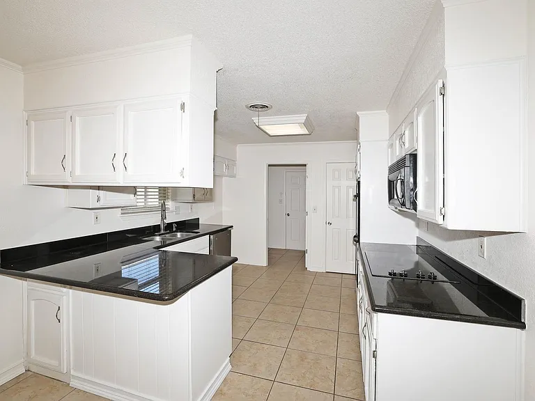 7902 Gerald Dr — Photo 10