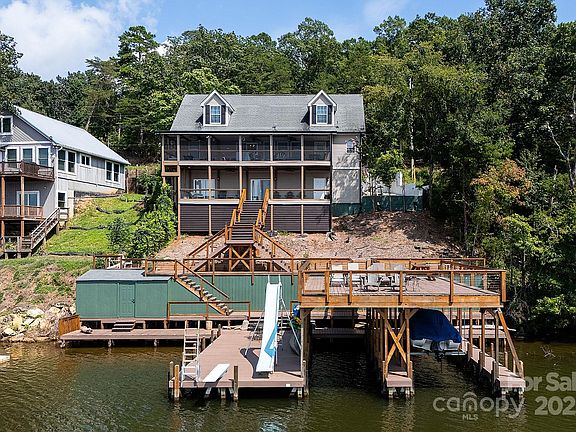 2nd image of 279 Lakewood Cir