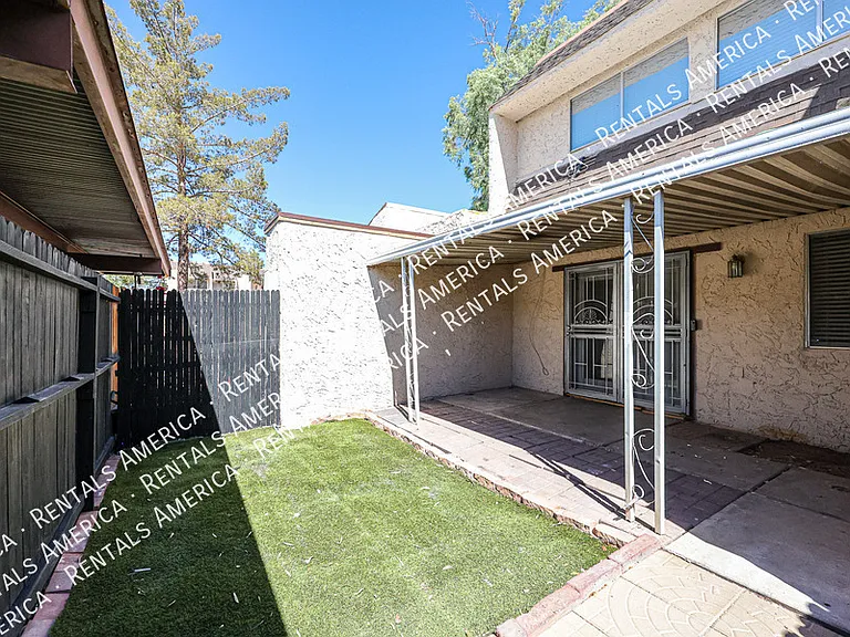 1052 S San Jose #2 — Photo 21