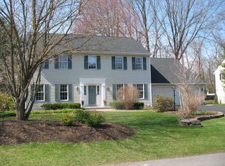 102 Huntersfield Rd, Delmar, NY 12054