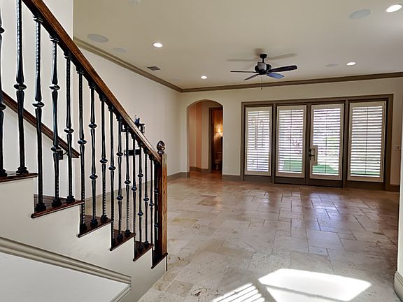2nd image of 1240 Poinsettia Ave