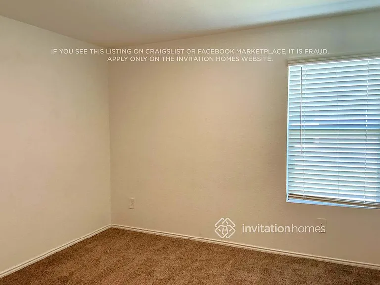 10527 Sewell Cir — Photo 8