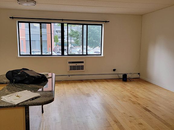 3rd image of 13675 37th Ave APT 1D