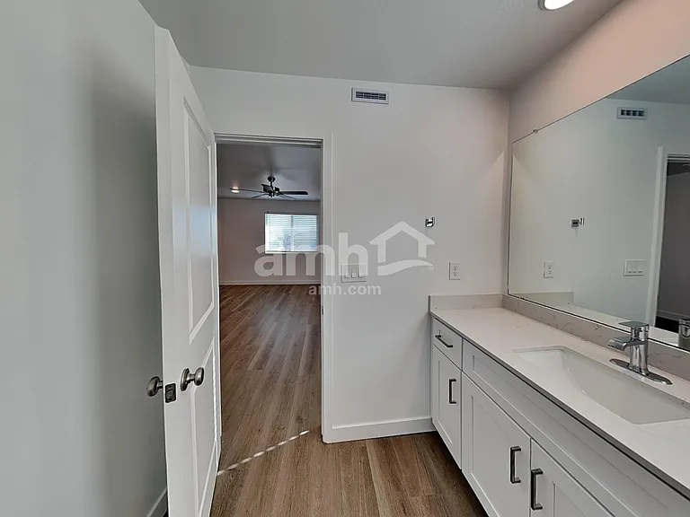 12627 W Flynn Ln — Photo 8