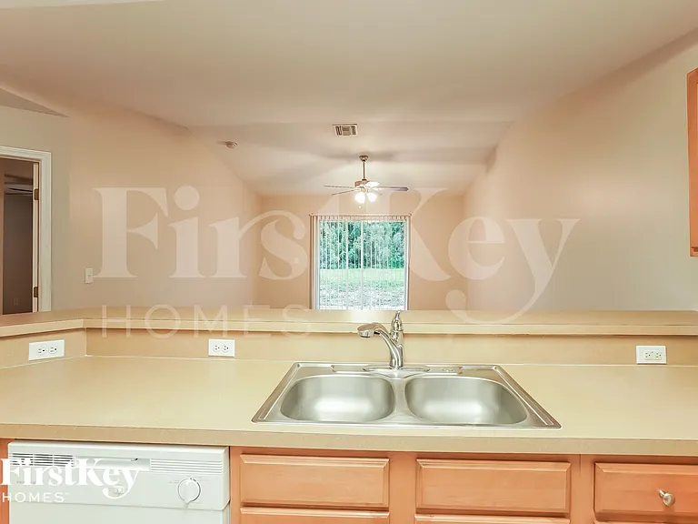 4724 13th St SW — Photo 6