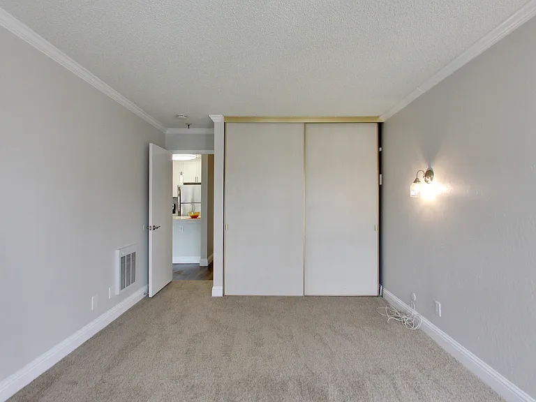 378 Van Buren - Renovated 2bed and 1bed units - Beautiful Building! — Photo 45