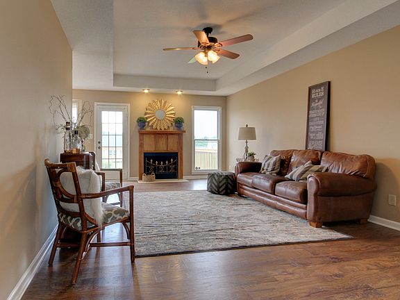 5th image of 1741 Crestview Dr