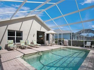 725 Crossfield Cir, Naples, FL 34104