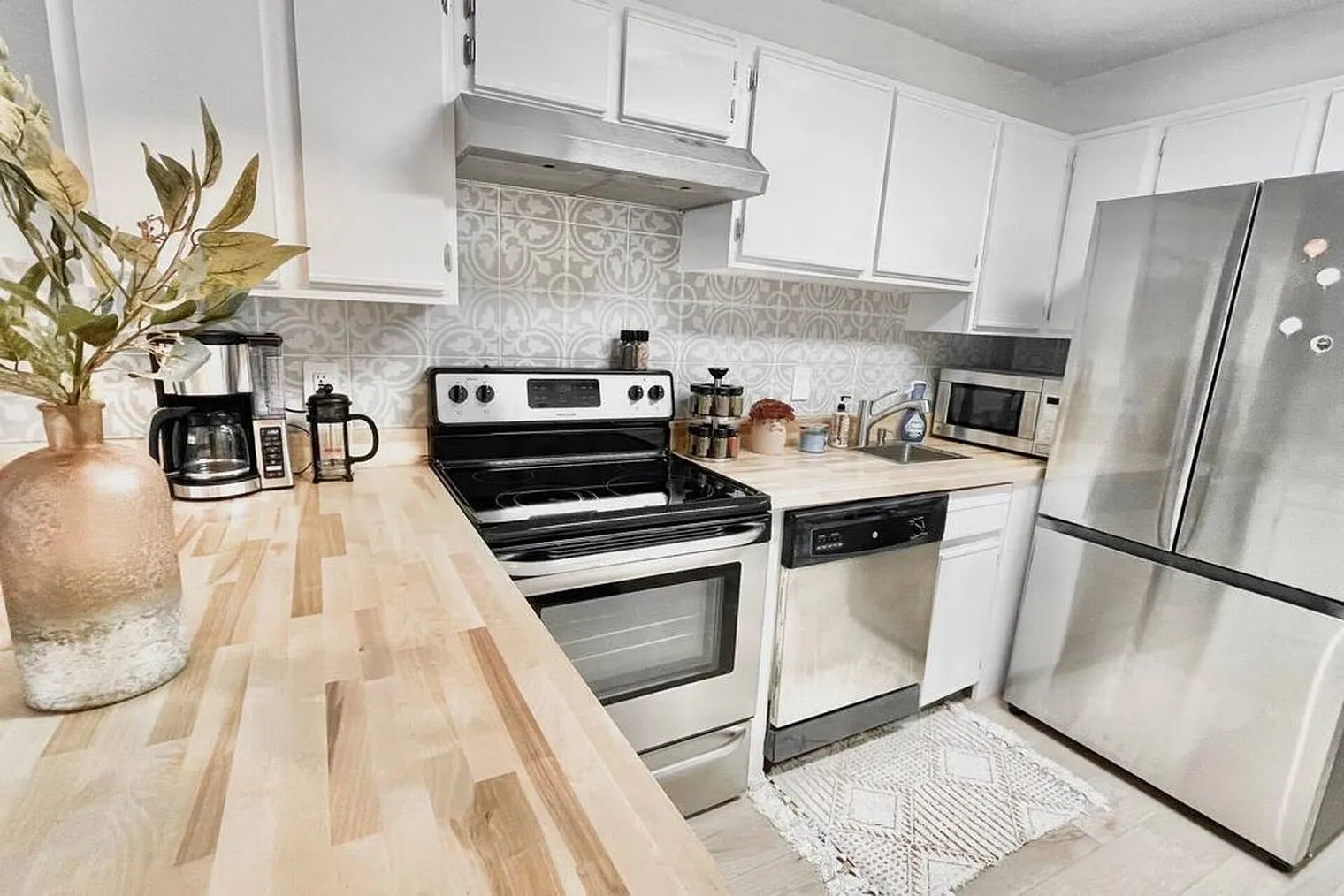 1 bed, 1.0 bath, 5274 sqft, $3,028 — Photo 4