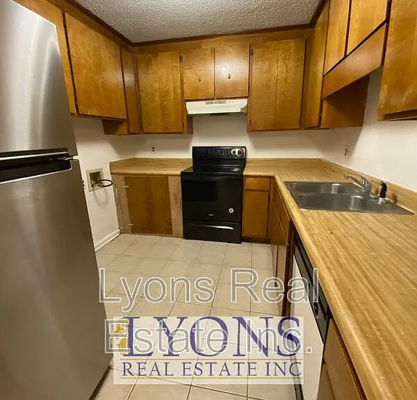 1026 S Gordon Ave #A — Photo 5