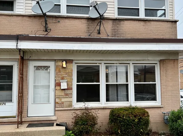 8817 N Washington St Unit F, Niles, IL 60714