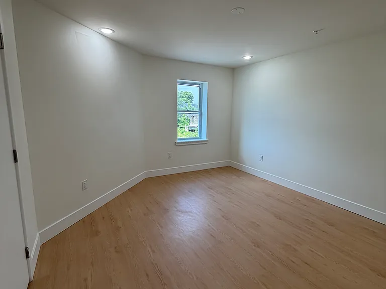 4212 Lancaster Ave #301 — Photo 32