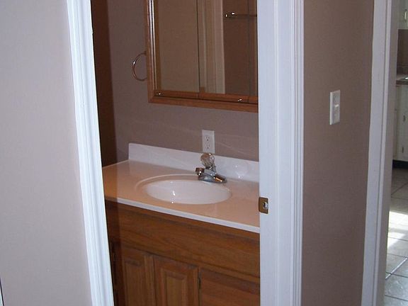 3rd image of 301 E Broadway St APT 3