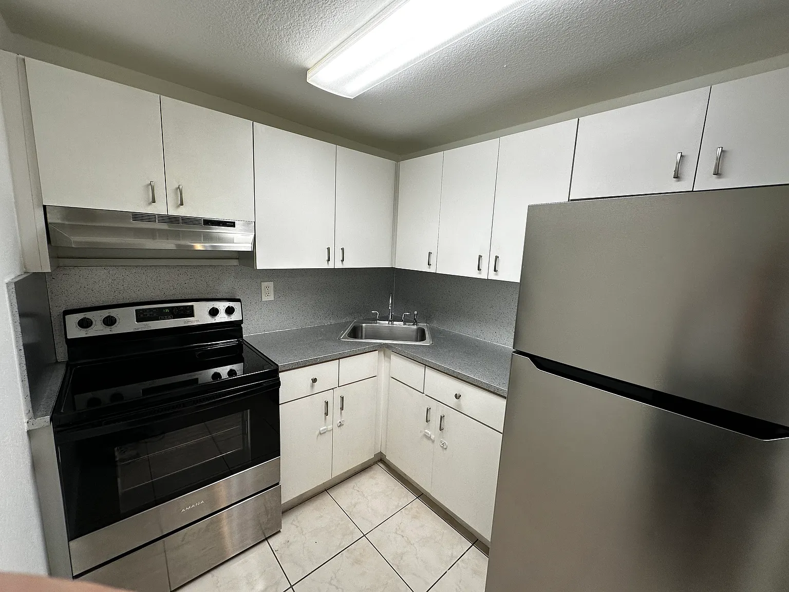 2 bed, 770 sqft, $1,800 — Photo 4