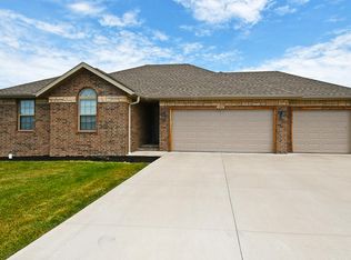 1084 S Bordeaux Ave, Republic, MO 65738