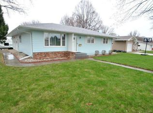 2022 Burleigh St, Yankton, SD 57078