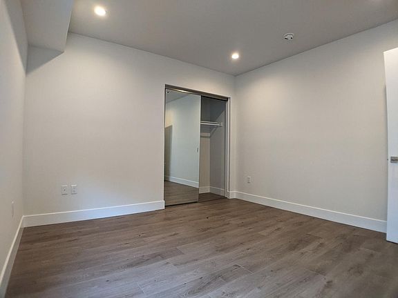 5th image of 4227 McLaughlin Ave