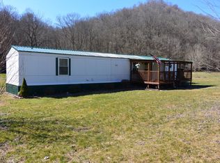 3267 Knob Creek Rd, Celina, TN 38551