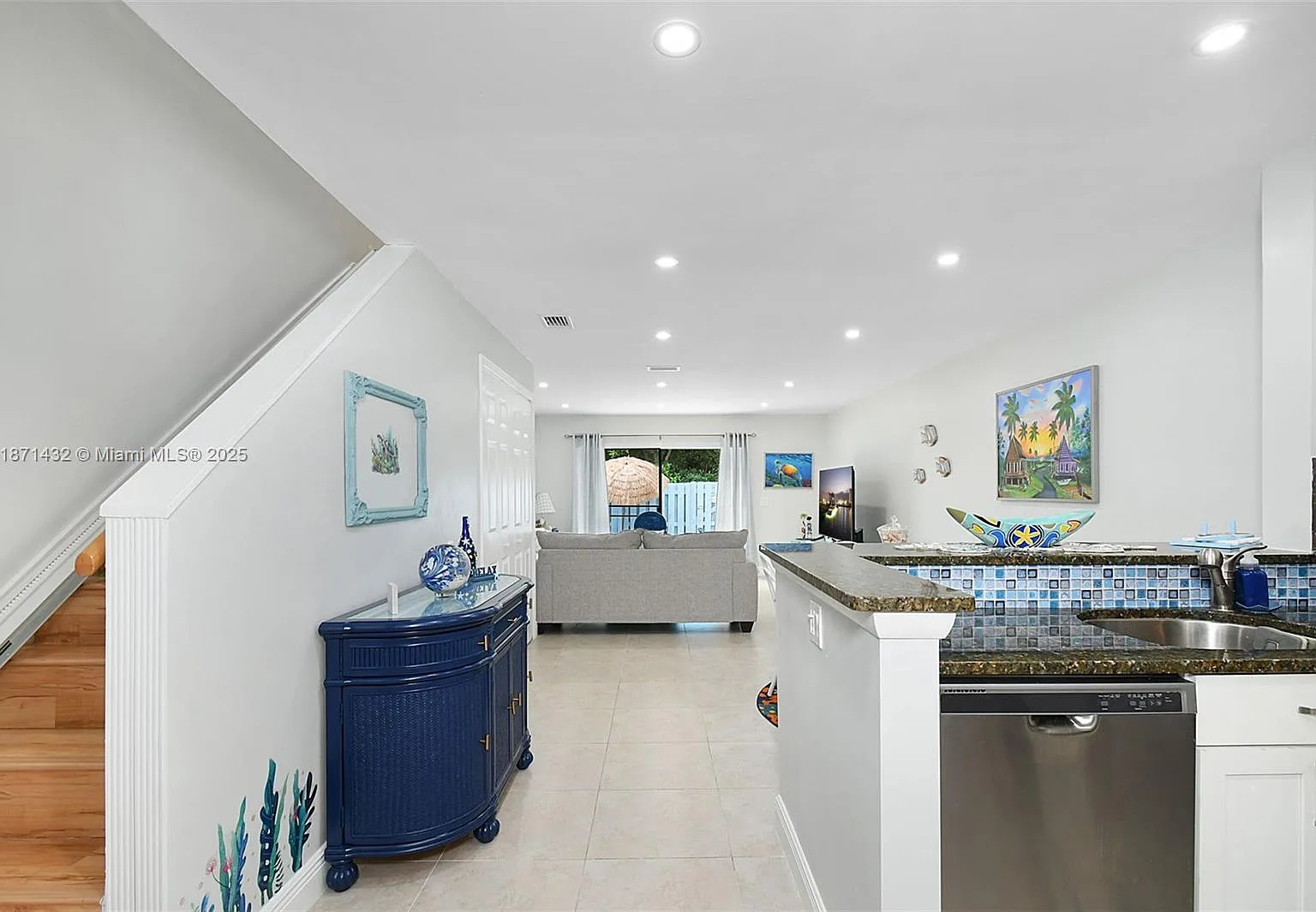Island Village Phase Ii — Photo 4