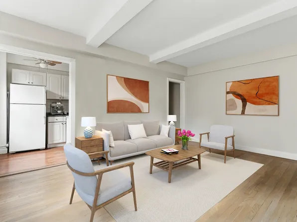 321 East 54th Street image 3 of 11