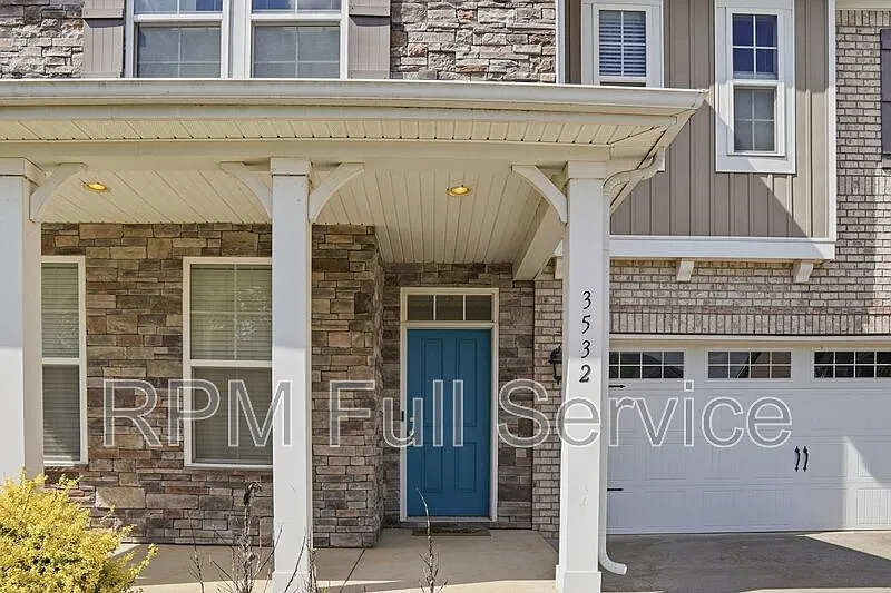 3 bed, 3.0 bath, 2503 sqft, $2,700 — Photo 3