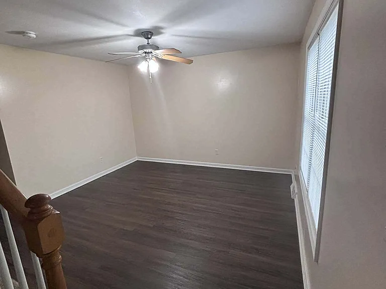 102 Jeremiah Ct — Photo 14