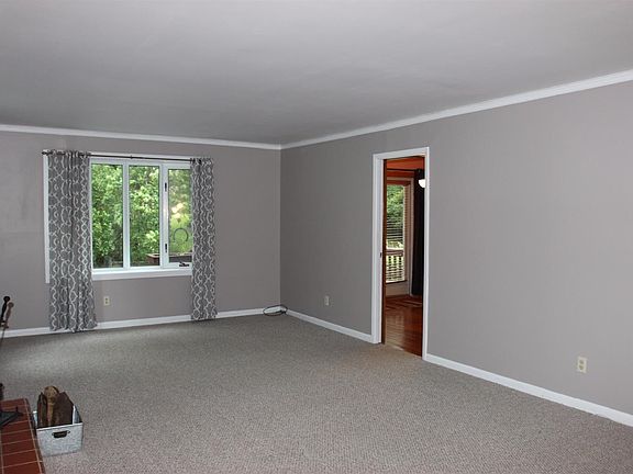 4th image of 2349 Van Leunen Dr