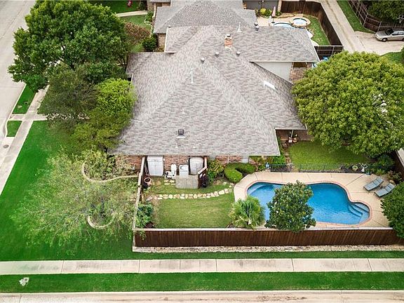 4th image of 736 Parkway Blvd