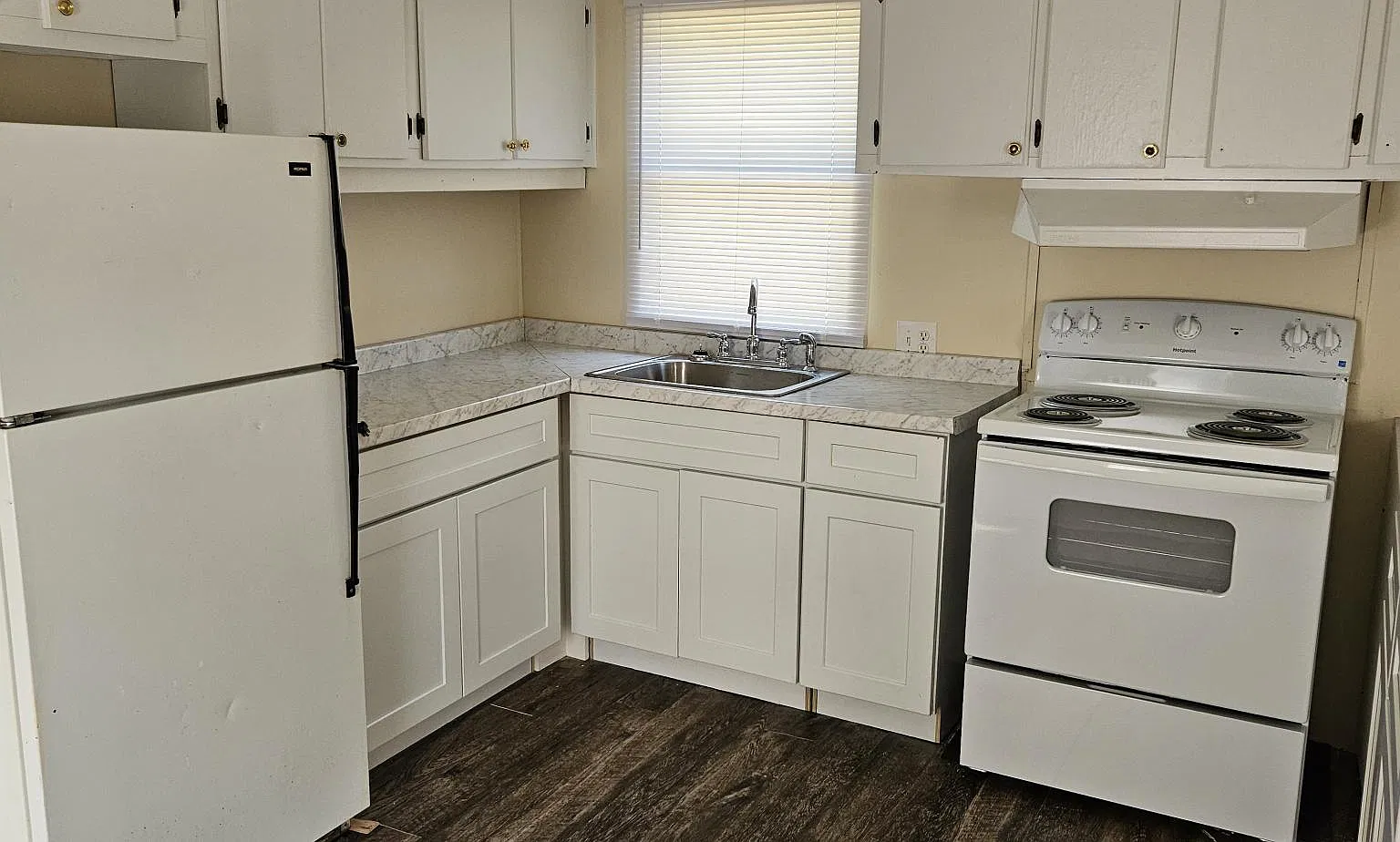 3 bed, 1000 sqft, $995 — Photo 4