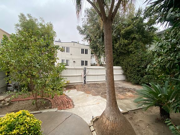 Private front patio area