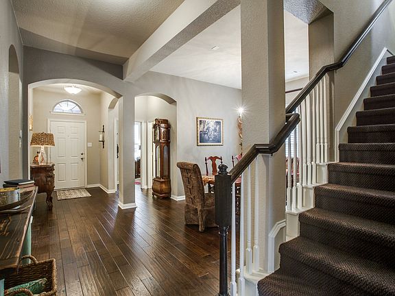 4th image of 7049 Belteau Ln