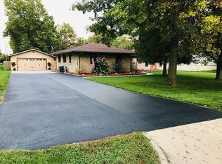 3418 N Macarthur Rd, Decatur, IL 62526