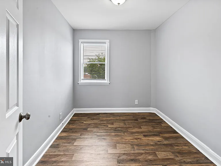 1015 Lyndhurst St — Photo 21